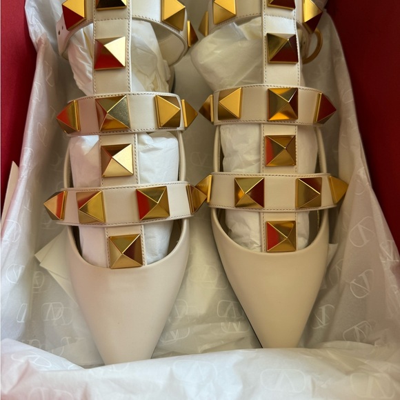 BEAUTIFUL VALENTINO GARAVANI ROMAN STUD BALLERINA SANDALS NEW/UNUSED‼️ - Picture 5 of 12